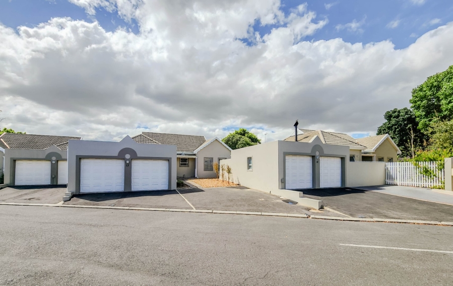 To Let 3 Bedroom Property for Rent in Sonstraal Heights Western Cape